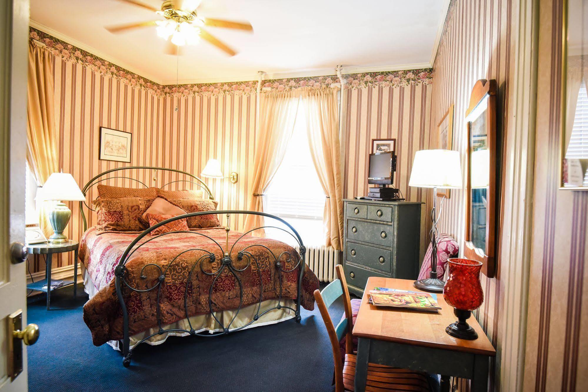 1898 Waverly Inn Hendersonville Eksteriør bilde